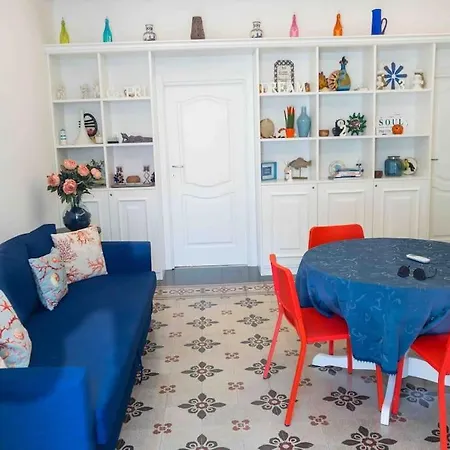 Un Passo Dal Porto Di Casa Leva *