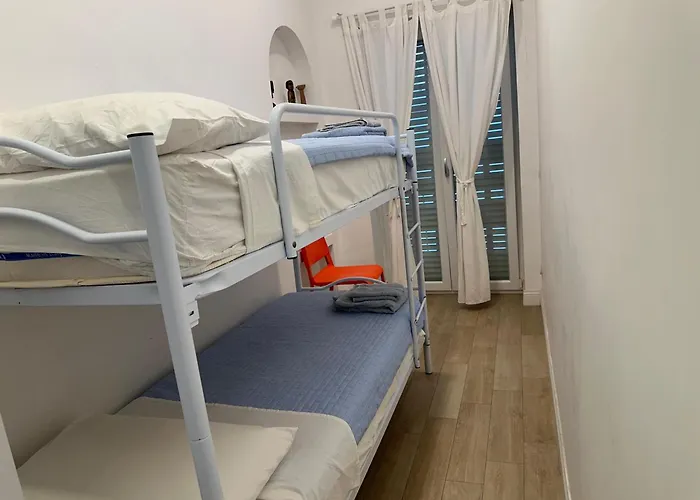 Un Passo Dal Porto Di Casa Leva Capri