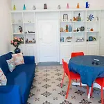 Un Passo Dal Porto Di Casa Leva *